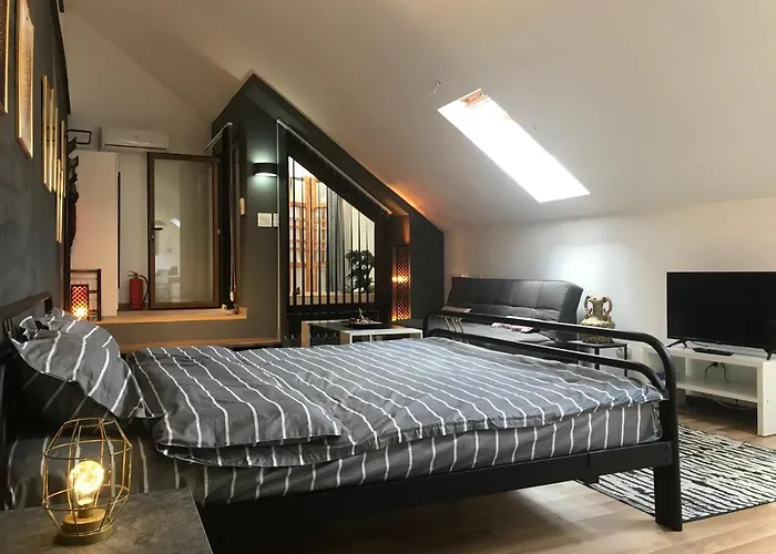 Savoya Nr3 Old Center Self Check-in